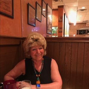 Meet your Posher, Denise